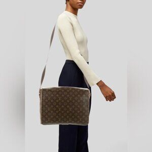 Louis Vuitton Monogram Abbesses Messenger Bag - VINTAGE